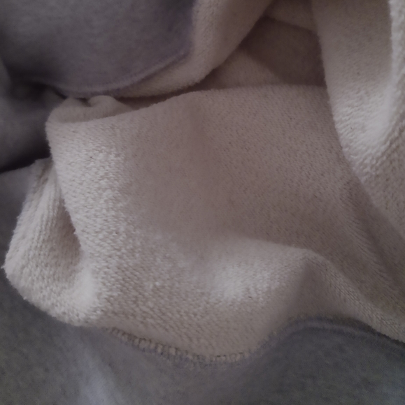 Sweater - Picture 8 of 9